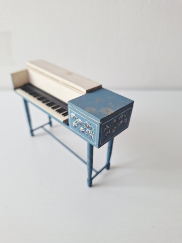 Dolls house artisan - ,