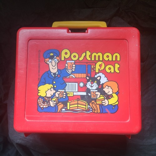 Postman pat red lunchbox - pat,