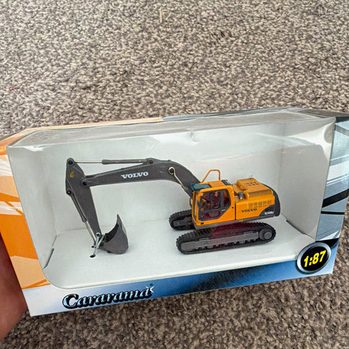 Cararama volvo excavator - cararama,