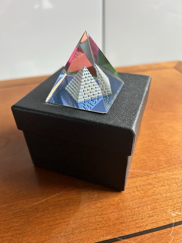 Qfkris crystal pyramid - crystal,