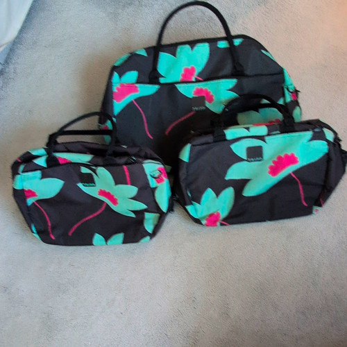 Tripp floral soft holdall - floral,