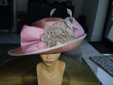 a SHOWSTOPPER  ladies WIDE