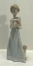 Lladro #5607 Brillo Girl With
