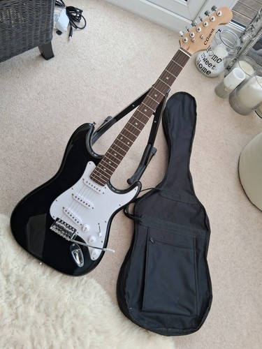 Giant strat black string - black, 6-string
