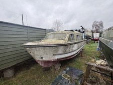 27ft / 4 Berth Cruiser Boat