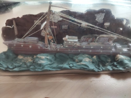 Ship bottle battleship - in, bottle.