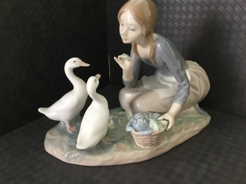 Lladro feeding the ducks - lladro, “feeding