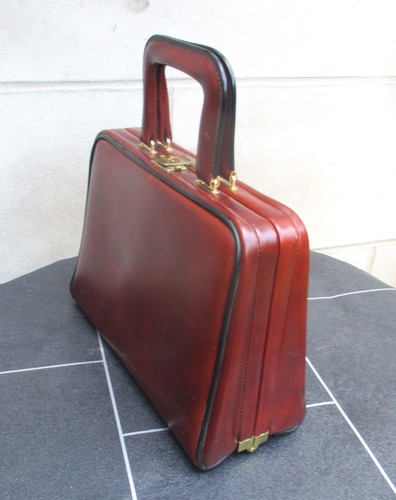Unusual vintage ish brown - unusual,