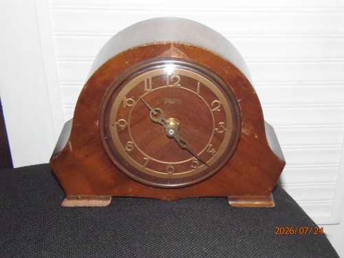 Vintage smiths mantel - vintage,