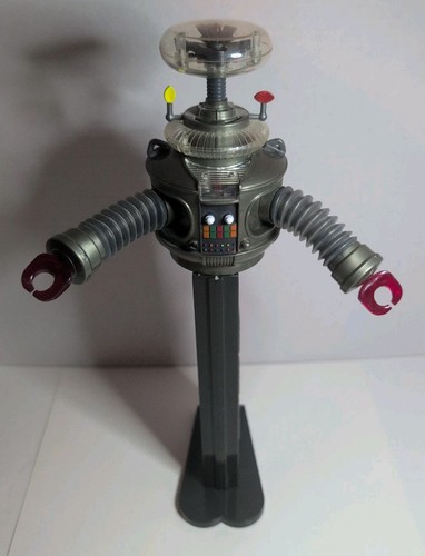 Giant lost space robot - lost, in