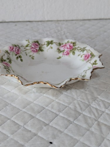 Aynsley scalloped flower - scalloped,