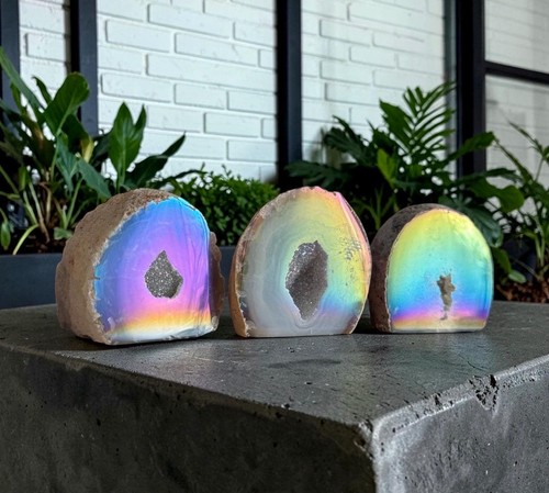 Aura agate geode - aura,