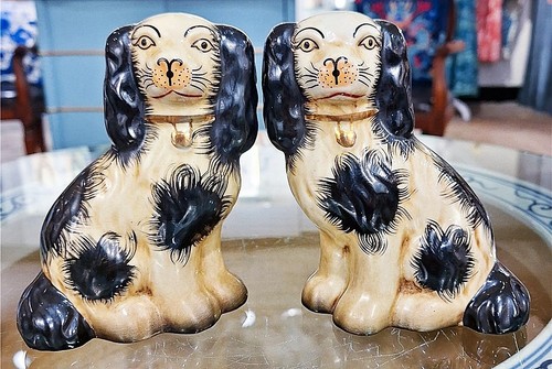 Pair black white hand - white,