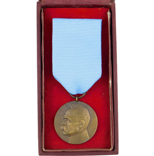 3424 ww2 pilsudski - pilsudski, medal