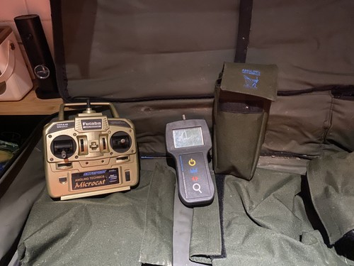 Micro cat bait boat upgraded - bait,
