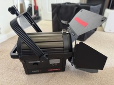 Rayzr 7 300D LED Fresnel Light