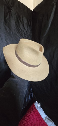 Akubra pure fur felt - felt, size