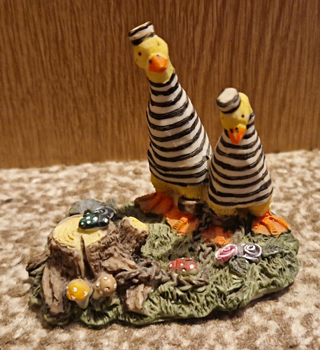 Pair resin duck figurines - pair,