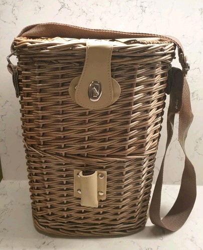 Vintage wicker picnic wine - , 2