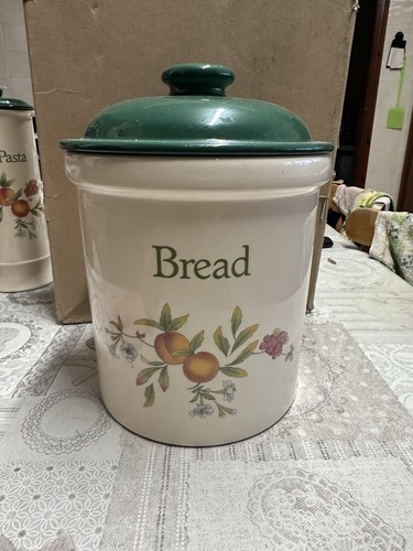 Cloverleaf peaches bread crock - bread,