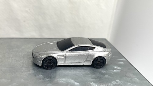 Hot wheels aston - hot,