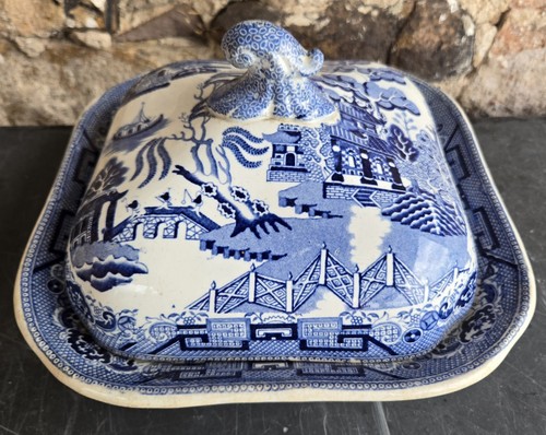 Blue willow pattern covered - pattern,