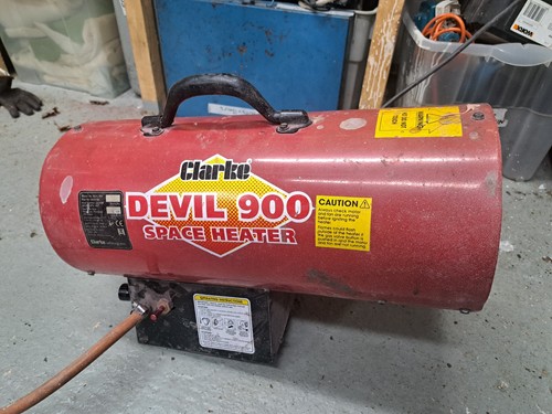 Clarke devil 900 space heater - clarke,