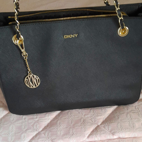 Dkny black saffiano leather - black,
