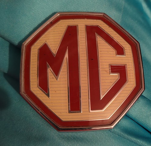 Vintage boot bonnet - boot/bonnet, badge