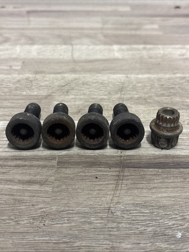 Bmw locking wheel - key, and