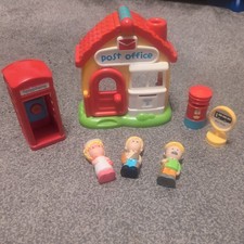 Happyland Post Office Play Set with 3 figures, post box, phone box and bus sign