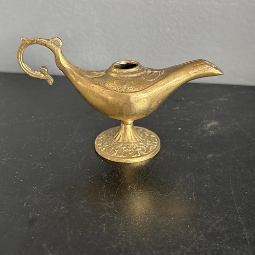 Small vintage brass aladdin - small,