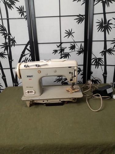 Vintage working pfaff - working, 262