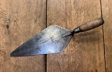 VINTAGE W.H.S HUNT & SONS BRADES 11” BRICK LAYING TROWEL BUILDERS OLD TOOLS