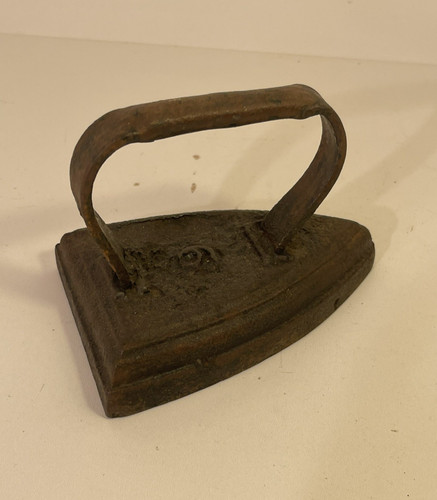 Vintage cast iron flat - vintage, no