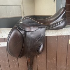 Sue Carson 17.5 in  Wide