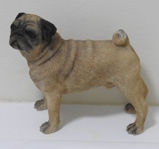 Leonardo resin pug dog