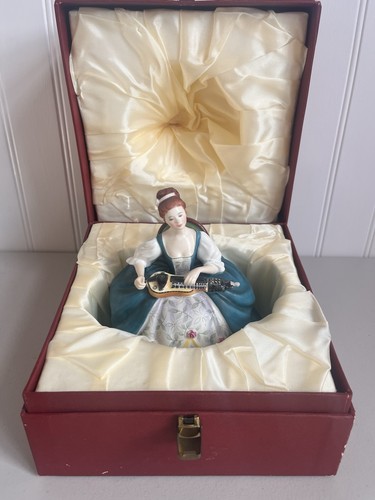 Royal doulton lady - -, musicians