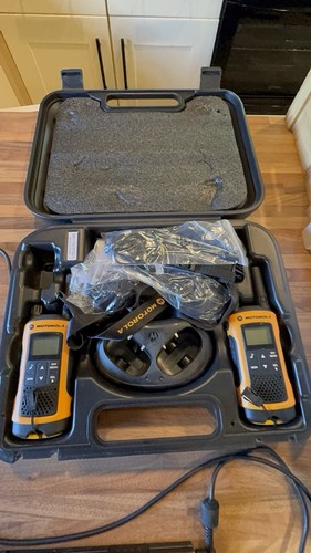 Motorola walkie talkies 2 - walkie,
