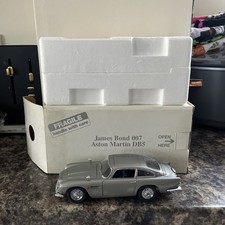 Danbury Mint James Bond 007