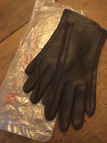 Vintage brown vynil gloves - brown,