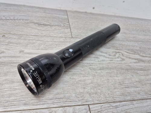 Maglite cell flashlight - 3d,