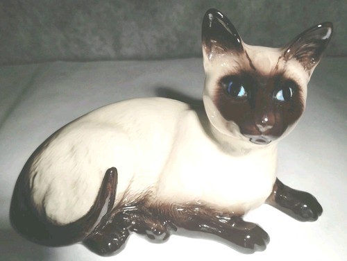 Porcelain siamese cat - siamese,