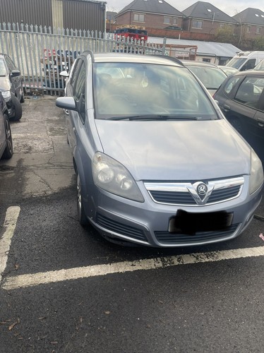 Vauxhall zafira petrol - b,