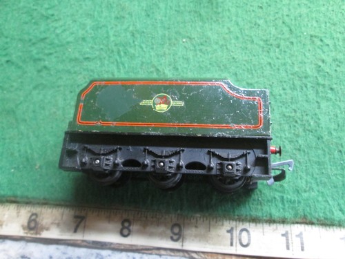 Tri ang green locomotive - green,