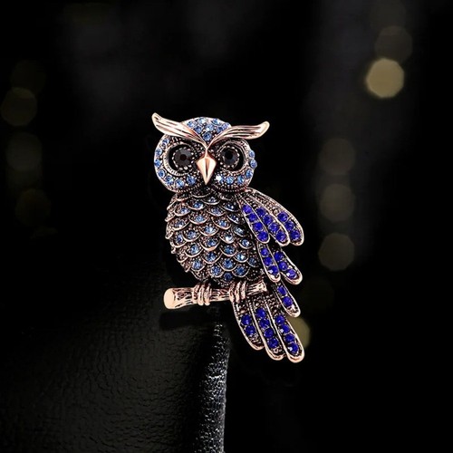 Blue midnight owl brooch - blue,