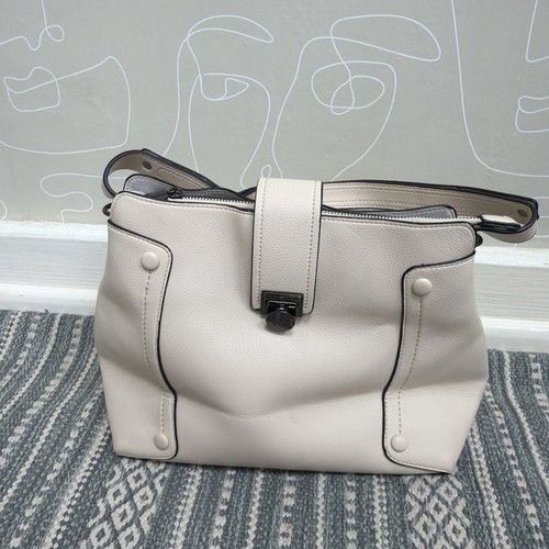 Bessie london cream - bessie, shoulder