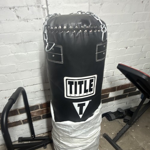 Title boxing heavy hanging - title,
