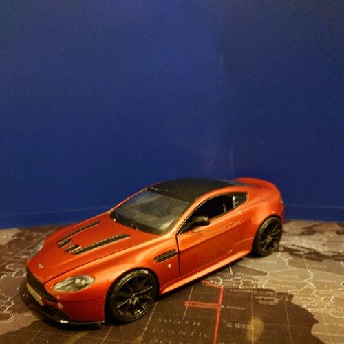 Motor max aston martin v12 - max,