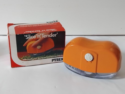 Vintage pyrex slice - pyrex, tender